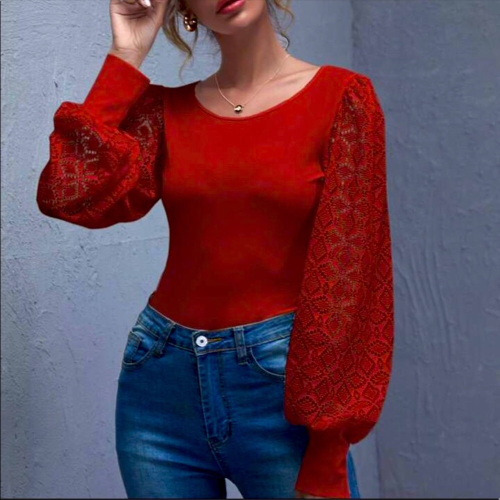 Holiday🍁Haute red top w/lace sleeve:class & sass!
